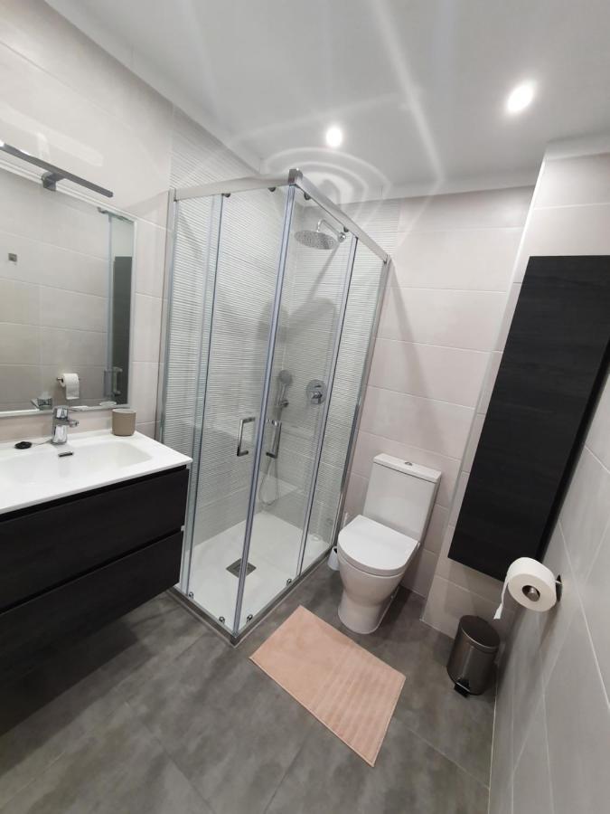 Moderno Duplex Comfort Roses Luaran gambar