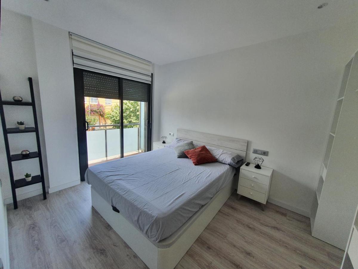 Moderno Duplex Comfort Roses Luaran gambar