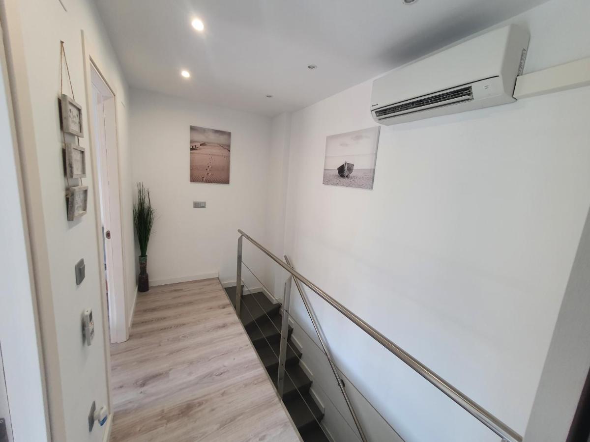 Moderno Duplex Comfort Roses Luaran gambar